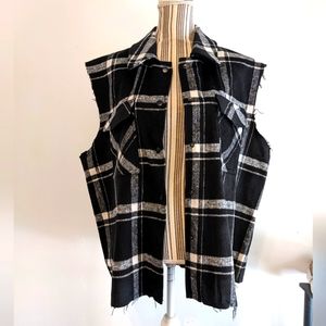 Oat New York men's black/white snap front vest raw edges nwt